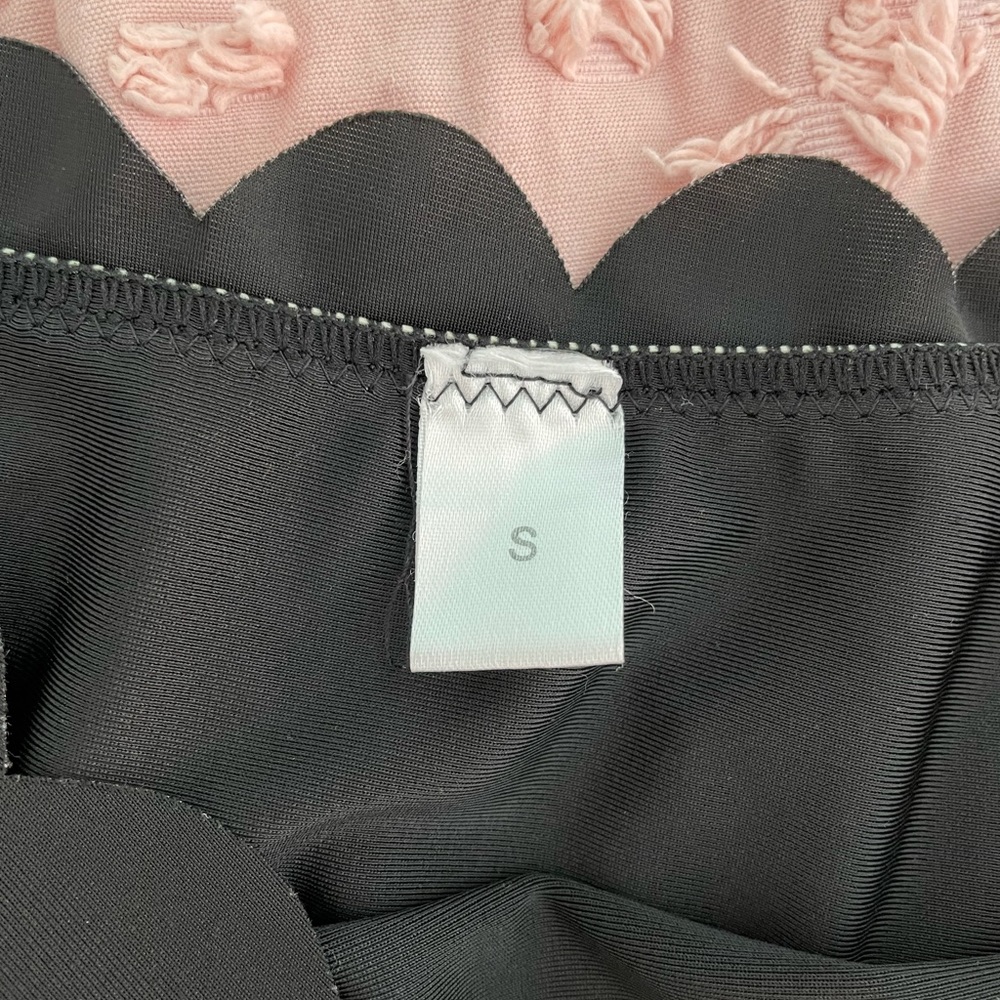 High-Neck Scalloped Black Women's Swim Set - Picture 7 of 7